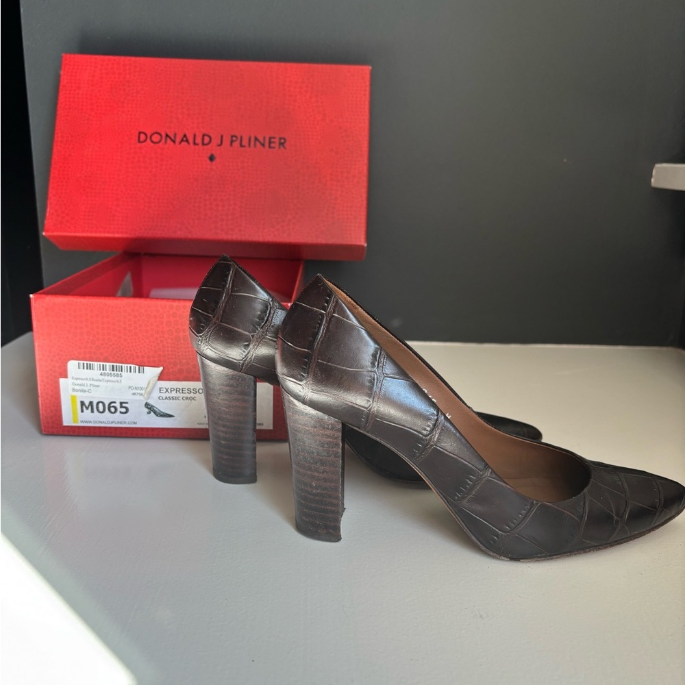 Donald J. Pliner Dark Brown Croc-Embossed Leather Block Heel Pumps